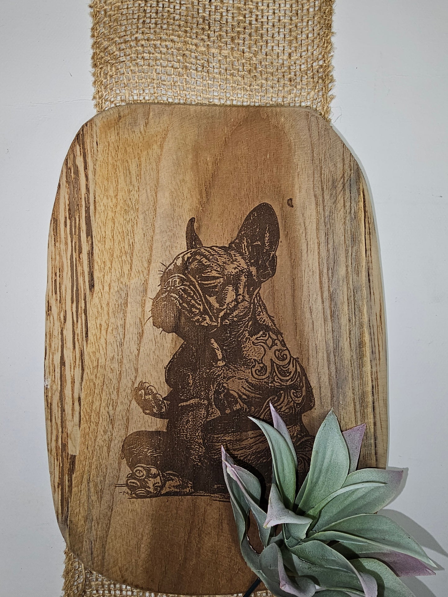 Teakbrett mit Französischer Dogge Motiv