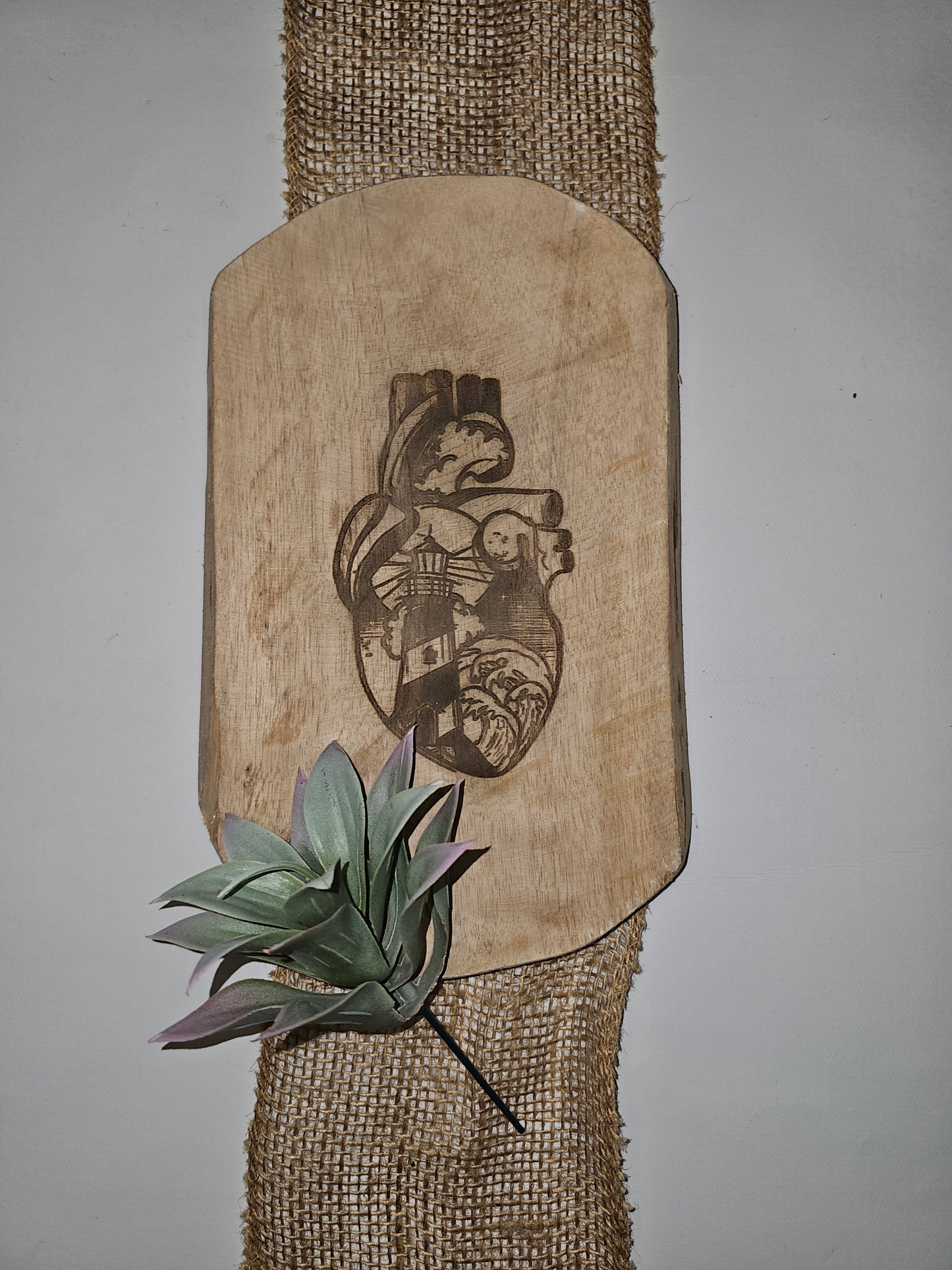 Teakbrett mit Leuchtturm Motiv