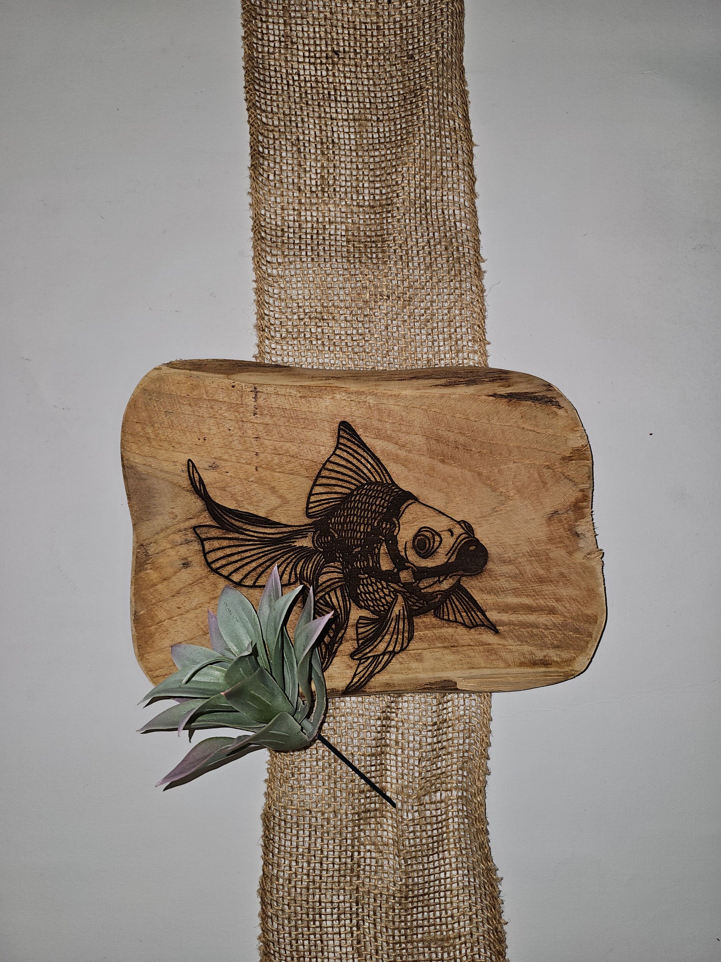 Teakbrett mit fetisch Goldfisch Motiv