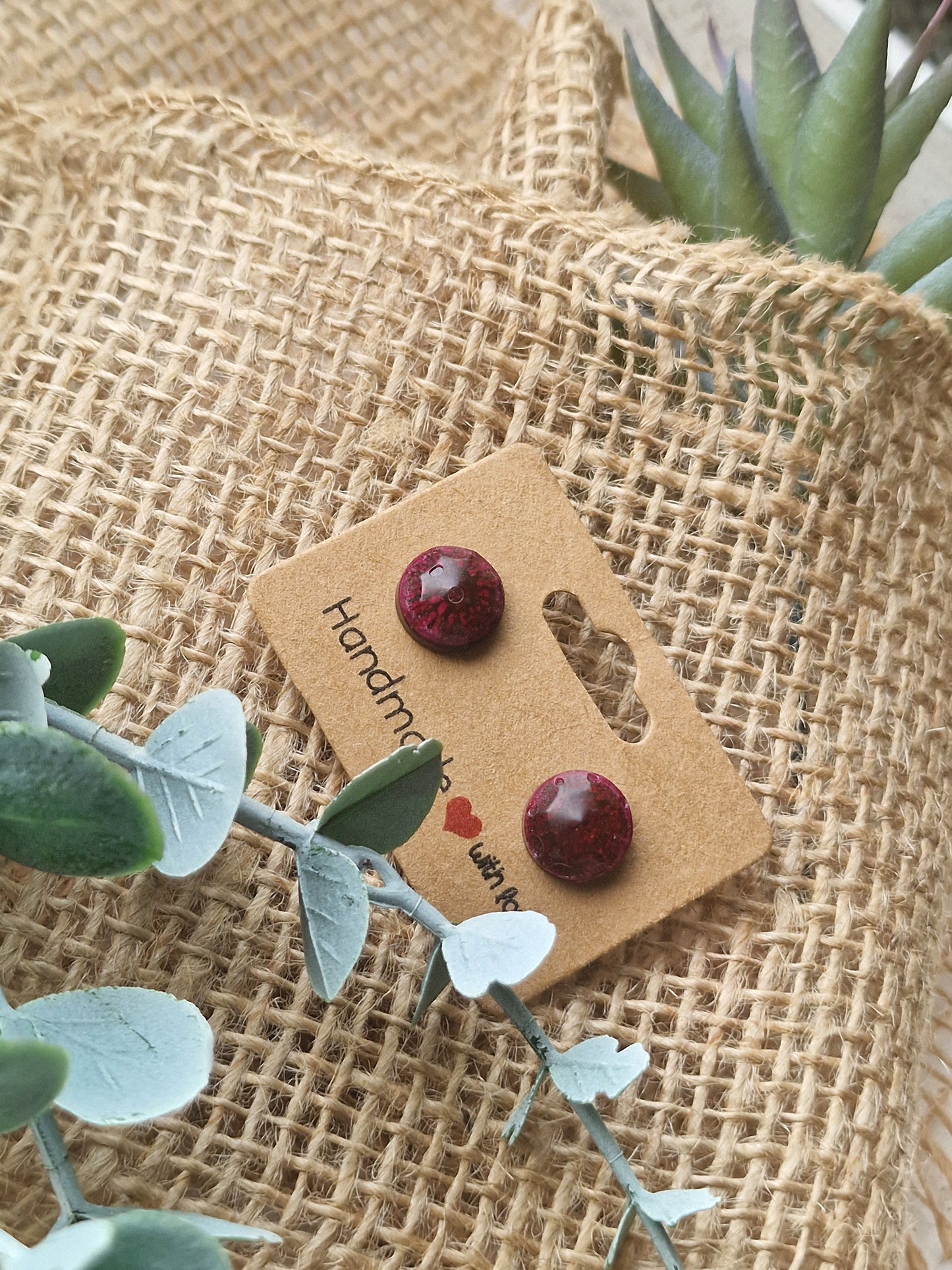 Ohrstecker. Ohrstecker aus Epoxidharz