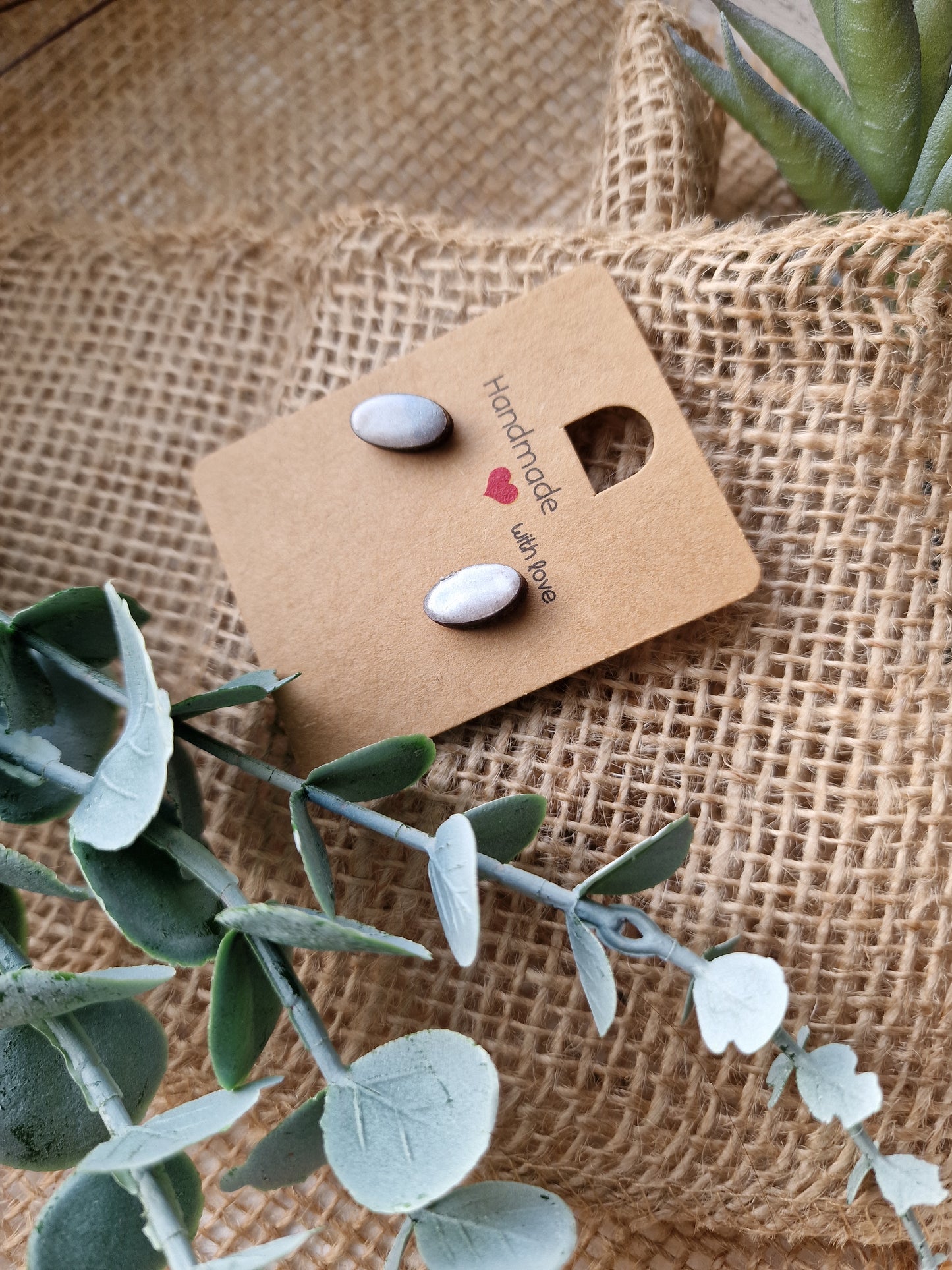 Ohrstecker Ohrring aus Epoxidharz und Holz