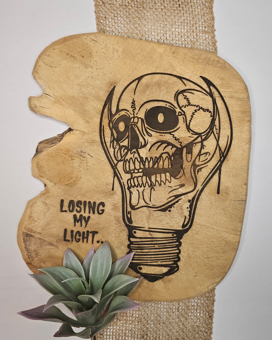 Teakbrett mit Totenkopf