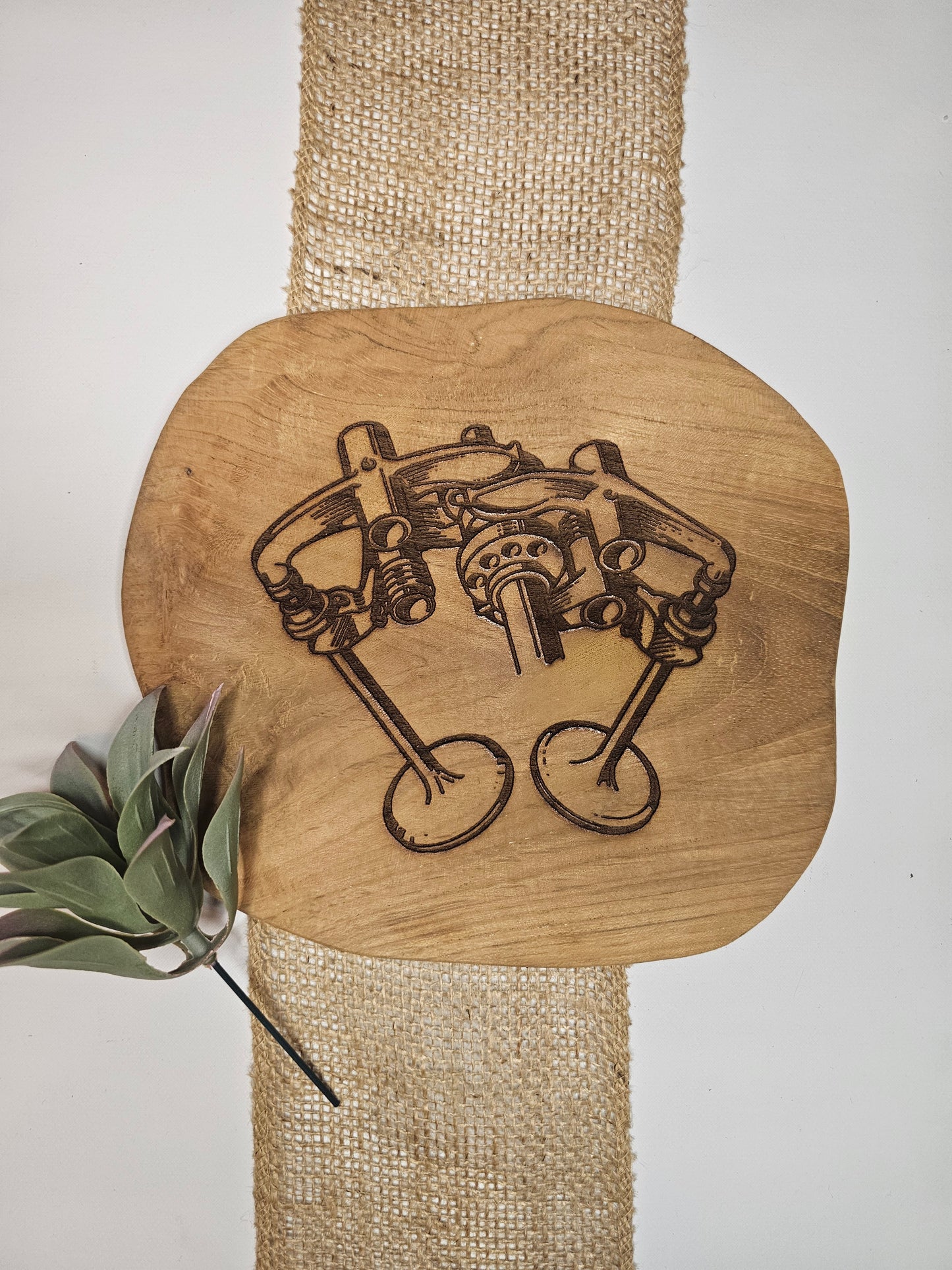 Teakbrett mit Ventiltrieb Motiv