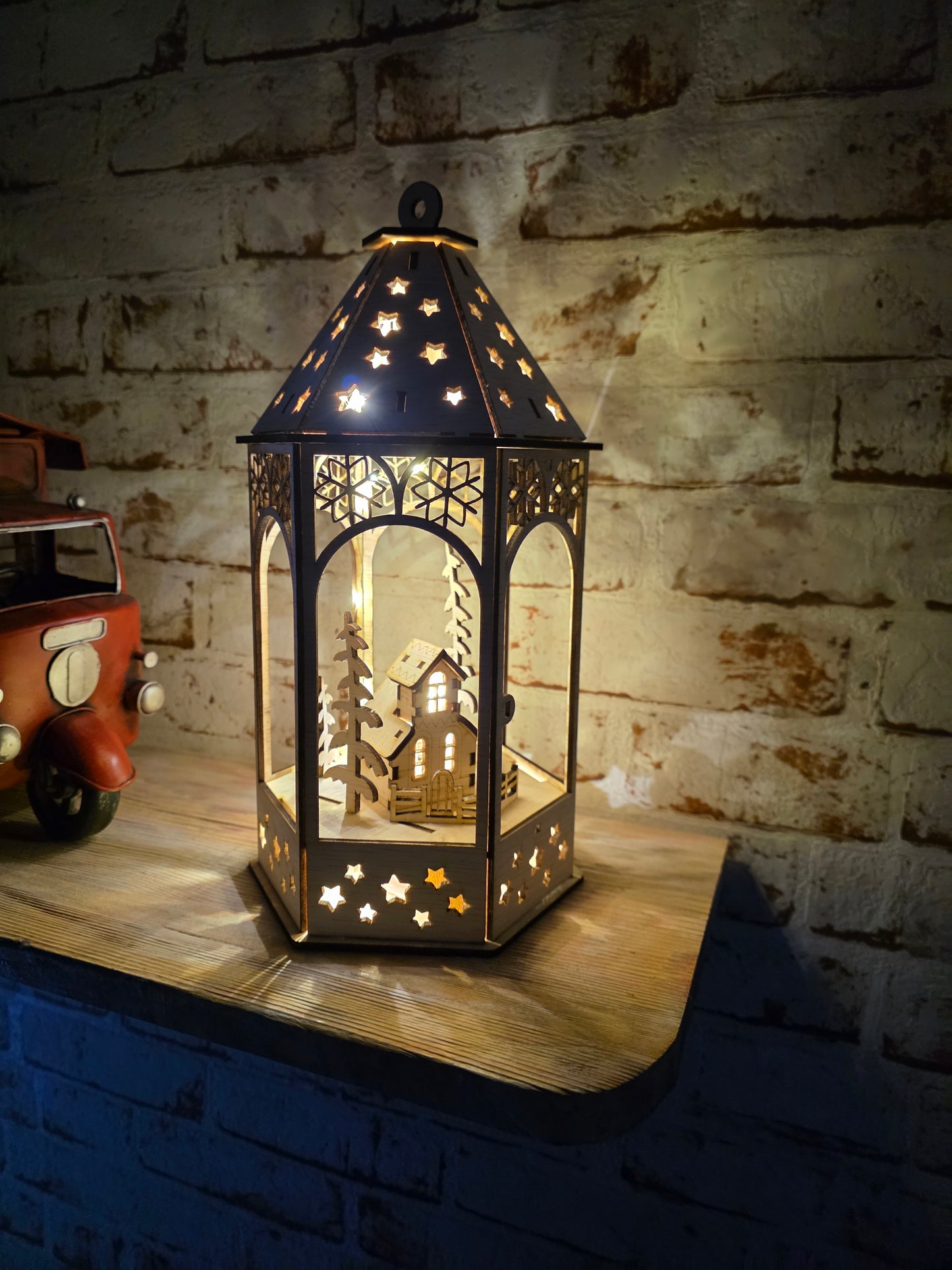 Laterne mit Wintermotiv