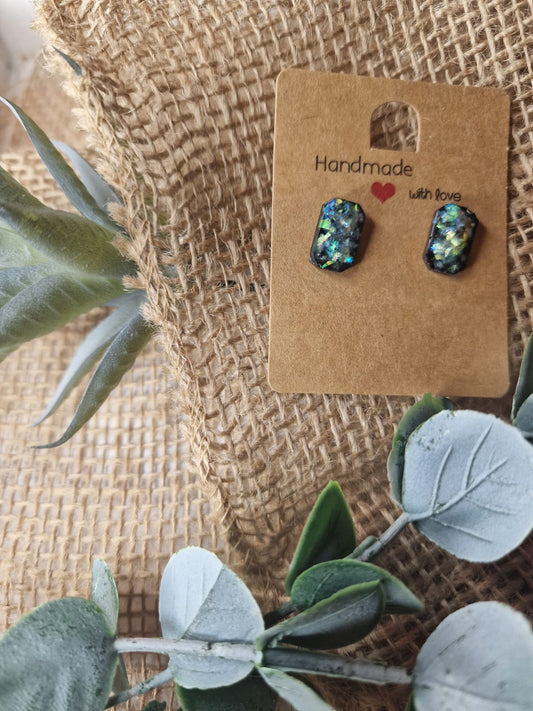 Ohrringe aus dem Holz des Blauglockenbaums und Epoxidharz