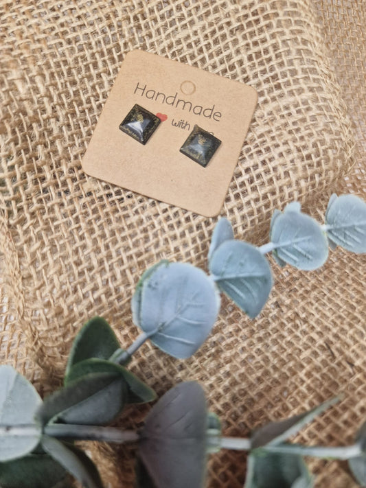 Ohrringe aus dem Holz des Blauglockenbaums und Epoxidharz