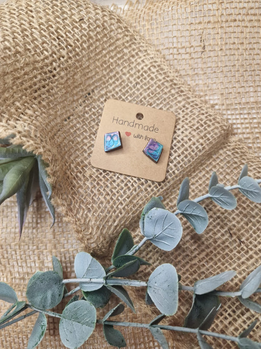 Ohrringe aus dem Holz des Blauglockenbaums und Epoxidharz